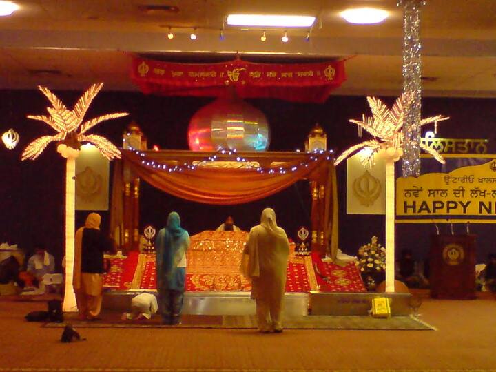 ਇਤਿਹਾਸਕ ਦਿਹਾੜਿਆਂ ਮੌਕੇ ਸਜਾਏ ਜਾਂਦੇ ਨਗਰ ਕੀਰਤਨ ਤੇ ਸਮਾਗਮਾਂ ਦੌਰਾਨ ਇੱਥੇ ਤਕਰੀਬਨ 50,000 ਦੀ ਗਿਣਤੀ 'ਚ ਸੰਗਤ ਜੁੜਦੀ ਹੈ।