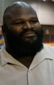 Mark_Henry_WWE_Axxess_2014