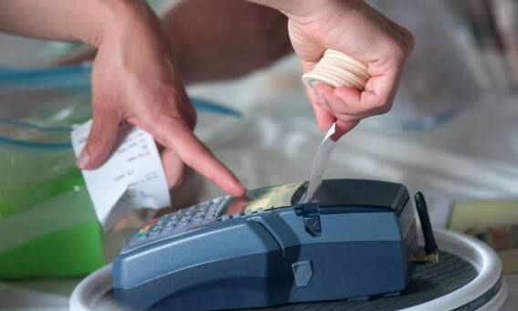 ਕ੍ਰੈਡਿਟ ਤੇ ਡੈਬਿਟ ਕਾਰਡ ਜ਼ਰੀਏ ਖਰੀਦਦਾਰੀ ਕਰਨ ਵੇਲੇ ਰਹੋ ਸਾਵਧਾਨ!