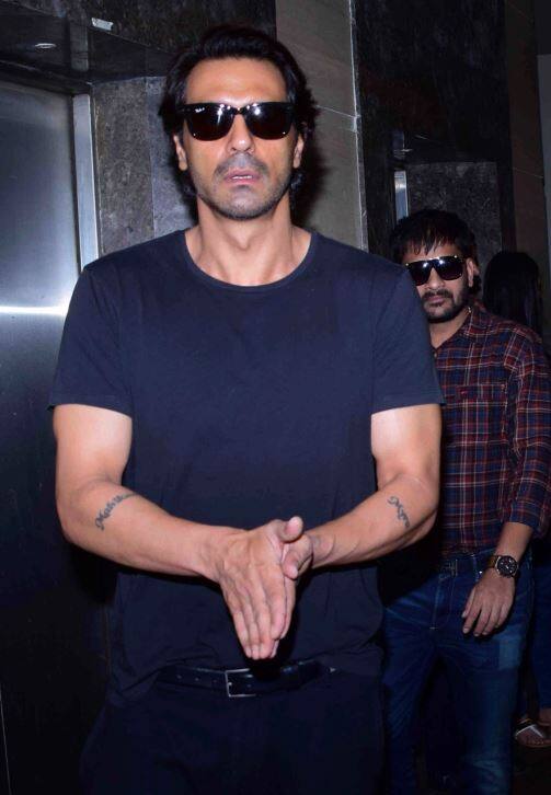 ਫਿਲਮ ਵਿੱਚ ਅਰਜੁਨ ਗੈਂਗਸਟਰ ਤੋਂ ਨੇਤਾ ਬਣੇ ਅਰੁਨ ਗਾਵਲੀ ਦਾ ਕਿਰਦਾਰ ਨਿਭਾ ਰਹੇ ਹਨ। 