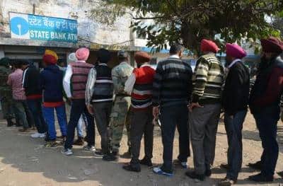 ਸਰਕਾਰ ਵੱਲੋਂ ਨੋਟਬੰਦੀ ਨੂੰ ਲੈ ਕੇ ਬਣਾਏ ਨਿਯਮਾਂ ‘ਚ ਲਗਾਤਾਰ ਬਦਲਾਅ ਦਾ ਸਿਲਸਲਾ ਜਾਰੀ ਹੈ। ਅੱਜ ਨਵੇਂ ਬਦਲਾਅ ਮੁਤਾਬਕ ਹੁਣ ਪੈਟਰੋਲ ਪੰਪਾਂ ‘ਤੇ ਤੇਲ ਪਵਾਉਣ ਅਤੇ ਹਵਾਈ ਟਿਕਟਾਂ ਦੀ ਖਰੀਦ ਲਈ ਪੁਰਾਣੇ ਨੋਟਾਂ ਦੀ ਵਰਤੋਂ ਲਈ ਦਿੱਤੀ ਗਈ ਛੋਟ ਵੀ ਖਤਮ ਕਰ ਦਿੱਤੀ ਗਈ ਹੈ। ਹੁਣ ਤੁਸੀਂ ਸਿਰਫ ਕੱਲ੍ਹ ਤੱਕ ਹੀ ਇਸ ਛੋਟ ਦਾ ਲਾਭ ਲੈ ਸਕੋਗੇ। 