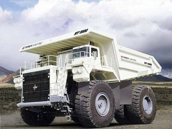 ਟਰੱਕਾਂ ਦੀ ਉਚਾਈ 26 ਫੁੱਟ ਹੁੰਦੀ ਹੈ।