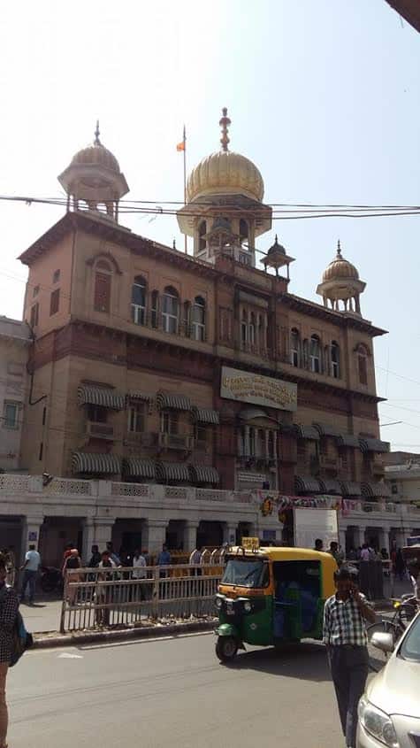 ਗੁਰਦੁਆਰਾ ਸੀਸ ਗੰਜ ਸਾਹਿਬ ਵਿਖੇ ਸ੍ਰੀ ਗੁਰੂ ਗ੍ਰੰਥ ਸਾਹਿਬ ਜੀ ਦੇ ਪ੍ਰਕਾਸ਼ ਵਾਲੀ ਥਾਂ ਦੇ ਹੇਠਾਂ ਇਹ ਸ਼ਹੀਦੀ ਅਸਥਾਨ ਹੈ।