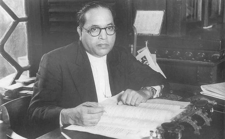 1936 ਵਿੱਚ ਅਜ਼ਾਦ ਲੇਬਰ ਪਾਰਟੀ ਦਾ ਨਿਰਮਾਣ ਹੋਇਆ ਤੇ ਉਨਾਂ ਲੇਬਰ ਮਨਿਸਟਰ ਦੇ ਤੌਰ 'ਤੇ ਵੀ ਕੰਮ ਕੀਤਾ। 1939 ਤੋਂ 1945 ਦੇ ਕਾਰਜਕਾਲ ਦੌਰਾਨ ਕਈ ਕਿਤਾਬਾਂ ਦਾ ਪ੍ਰਕਾਸ਼ਨ ਵੀ ਕੀਤਾ। 15 ਅਗਸਤ 1947 ਨੂੰ ਭਾਰਤ ਅਜ਼ਾਦ ਹੋ ਗਿਆ। ਸਰਕਾਰ ਵਿੱਚ ਆਪ ਨੇ 'ਲਾਅ ਮਨਿਸਟਰ' ਦਾ ਅਹੁਦਾ ਸੰਭਾਲਿਆ। 