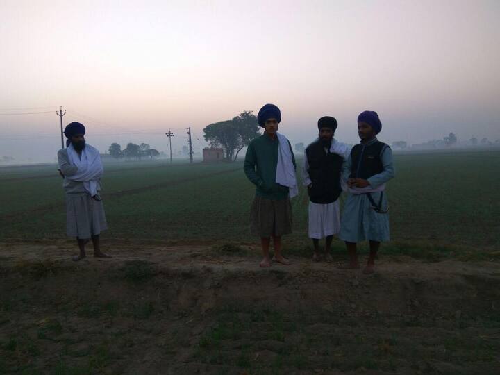 ਅਜਿਹੇ ਵਿੱਚ ਪੁਲਿਸ ਕਸੂਤੀ ਸਥਿਤੀ ਵਿੱਚ ਫਸੀ ਹੋਈ ਹੈ ਕਿਉਂਕਿ ਸ੍ਰੀ ਗੁਰੂ ਗ੍ਰੰਥ ਸਾਹਿਬ ਜੀ ਦੇ ਅਖੰਡ ਪਾਠ ਸਾਹਿਬ ਨੂੰ ਵਿਚਾਲੇ ਰੁਕਵਾਉਣਾ ਇੱਕ ਵੱਡੀ ਪੰਥਕ ਭੁੱਲ ਹੋਵੇਗੀ।