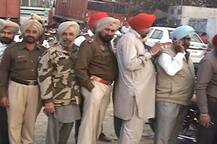 ਲਾਈਨ \'ਚ ਲੱਗੀ ਖਾਕੀ, ਦੇਖੋ ਤਸਵੀਰਾਂ