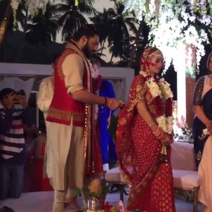 ਦੋਨਾ ਨੇ 'ਗੁੜ ਨਾਲੋਂ ਇਸ਼ਕ ਮਿਠਾ' ਗੀਤ 'ਤੇ ਡਾਂਸ ਕੀਤਾ ਅਤੇ ਇਸ ਵੀਡੀਓ 'ਚ ਦੋਨਾ ਦੀ ਮਸਤੀ ਉਨ੍ਹਾਂ ਦੇ ਫੈਨਸ ਨੂੰ ਬੇਹਦ ਪਸੰਦ ਆ ਰਹੀ ਹੈ। 
