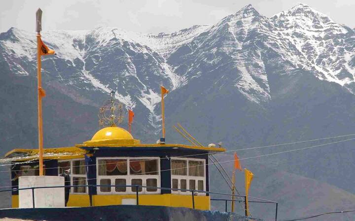 ਹੁਣ ਗੁਰਦੁਆਰਾ ਪੱਥਰ ਸਾਹਿਬ ਇੱਕ ਖ਼ੂਬਸੂਰਤ ਇਮਾਰਤ ਦੇ ਰੂਪ ਵਿੱਚ ਜੰਗਲ ਵਿੱਚ ਮੰਗਲ ਦਾ ਪ੍ਰਤੀਕ ਬਣਿਆ ਹੋਇਆ ਹੈ। ਇਸ ਵਿੱਚ ਗੁਰੂ ਜੀ ਦੀ ਛੋਹ ਵਾਲਾ ਪੱਥਰ ਵੀ ਮੌਜੂਦ ਹੈ। 
