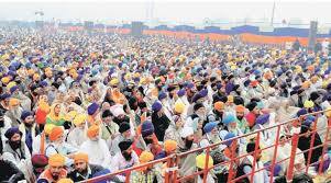 ਅੰਮ੍ਰਿਤਸਰ ਨੇੜੇ 10 ਨਵੰਬਰ 2015 ਨੂੰ ਹੋਏ ਸਰਬੱਤ ਖਾਲਸਾ ਦੀ ਤਸਵੀਰ। ਇਸ ਸਮਾਗਮ ਵਿੱਚ ਲੱਖਾਂ ਦੀ ਤਦਾਦ ਵਿੱਚ ਸੰਗਤਾਂ ਨੇ ਹਿੱਸਾ ਲਿਆ ਸੀ।