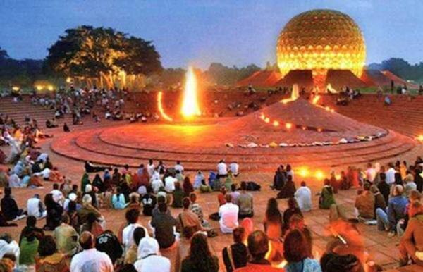 Ajab Gajab: Auroville is 150 km from Chennai, where politics and currency do not work ਭਾਰਤ ਦੇ ਇਸ ਸ਼ਹਿਰ ਵਿੱਚ ਨਹੀਂ ਚਲਦੇ ਰੁਪਏ-ਪੈਸੇ, ਮਜ਼ੇ ਨਾਲ ਜਿਊਂਦੇ ਨੇ ਲੋਕ..