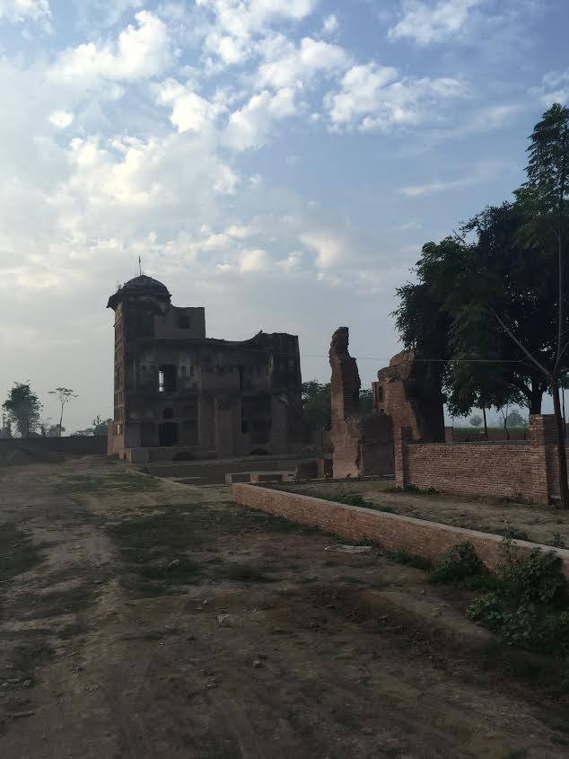 ਦੀਵਾਨ ਟੋਡਰ ਮੱਲ ਦੀ ਹਵੇਲੀ ਦੀਆਂ ਚਾਰ ਮੰਜਿਲਾਂ ਸਨ ਤੇ ਜਹਾਜ ਦੀ ਸ਼ਕਲ ਹੋਣ ਕਰਕੇ ਇਸਨੂੰ 'ਜਹਾਜ ਹਵੇਲੀ' ਕਿਹਾ ਜਾਂਦਾ ਸੀ। 