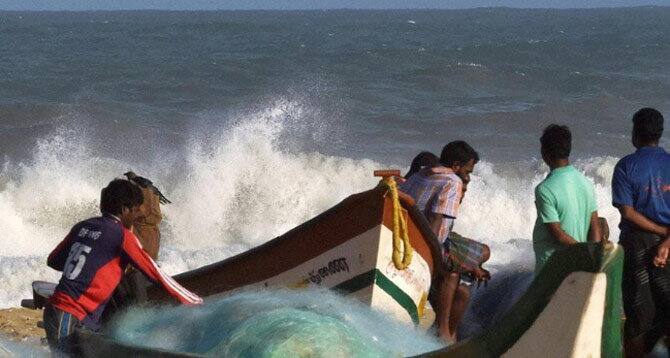 ਭਾਰਤੀ ਹਵਾਈ ਸੈਨਾ ਨੂੰ ਵੀ ਹਾਈ ਅਲਰਟ 'ਤੇ ਰੱਖਿਆ ਗਿਆ ਹੈ।