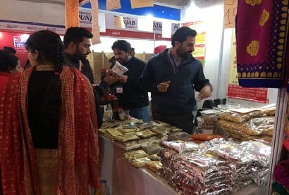 ਨਵਦੀਪ ਸਿੰਘ ਬੱਲੀ ਨੇ ਜਲੰਧਰ ਦੇ ਡੀ.ਏ.ਵੀ. ਕਾਲਜ ਤੋਂ ਬੀ.ਐਸ.ਸੀ. ਫੂਡ ਸਾਇੰਸ ਐਂਡ ਟੈਕਨਾਲੋਜੀ ਦੀ ਡਿਗਰੀ ਹਾਸਲ ਕੀਤੀ ਹੈ ਜਦੋਂਕਿ ਗੁਰਸ਼ਰਨ ਸਿੰਘ ਨੇ ਪੰਜਾਬ ਖੇਤੀਬਾੜੀ ਯੂਨੀਵਰਸਿਟੀ, ਲੁਧਿਆਣਾ ਤੋਂ ਬੀਟੈਕ (ਐਗਰੀਕਲਚਰ ਇੰਜਨੀਅਰਿੰਗ) ਦੀ ਡਿਗਰੀ ਕੀਤੀ ਹੈ।