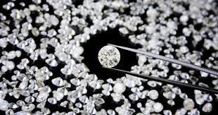 ਲੋਂਸਡੈਲਾਈਟ ਹੀਰੇ ਨੂੰ 400 ਡਿਗਰੀ ਤਾਪਮਾਨ 'ਤੇ ਤਿਆਰ ਕੀਤਾ ਗਿਆ ਹੈ। ਇਸ ਹੀਰੇ 'ਚ ਅਣੂਆਂ ਦੀ ਰਚਨਾ ਇਸ ਨੂੰ ਆਮ ਹੀਰੇ ਦੀ ਤੁਲਨਾ 'ਚ ਜ਼ਿਆਦਾ ਸਖ਼ਤ ਬਣਾਉਂਦੀ ਹੈ।