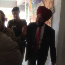 ਪੋਲਿੰਗ ਬੂਥ \'ਤੇ ਉੱਡਣੇ ਸਿੱਖ, ਦੇਖੋ ਤਸਵੀਰਾਂ 