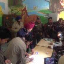 ਪੋਲਿੰਗ ਬੂਥ \'ਤੇ ਉੱਡਣੇ ਸਿੱਖ, ਦੇਖੋ ਤਸਵੀਰਾਂ 