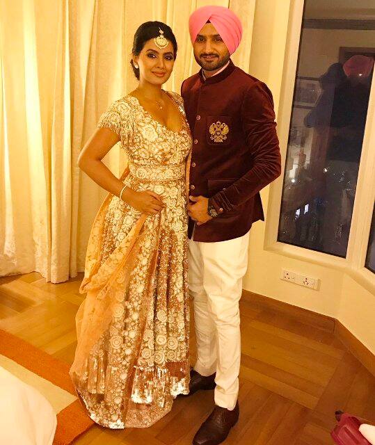 ਇਸਤੋਂ ਬਾਅਦ ਕੁਝ ਪਾਰਟੀਸ ਹੋਈਆਂ ਅਤੇ ਯੁਵਰਾਜ-ਹੇਜ਼ਲ ਦੇ ਵਿਆਹ ਦਾ ਗਰੈਂਡ ਰਿਸੈਪਸ਼ਨ ਵੇਖਣ ਨੂੰ ਮਿਲਿਆ। 