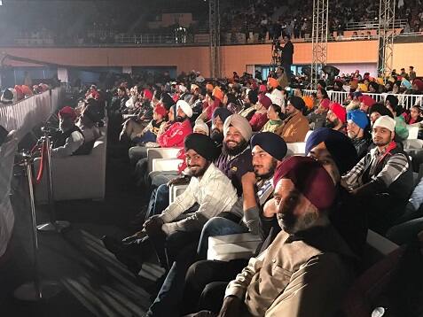 ਇੰਦਰਾ ਗਾਂਧੀ ਇੰਡੋਰ ਸਟੇਡੀਅਮ ਵਿੱਚ ਹੋਏ ਸਮਾਗਮ 'ਚ ਲਗਭਗ 30 ਹਜ਼ਾਰ ਦੇ ਕਰੀਬ ਸੰਗਤ ਪਹੁੰਚੀ। 