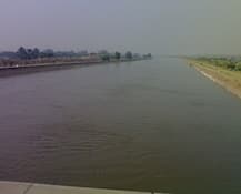 3 ਬੱਚਿਆਂ ਸਮੇਤ ਪਿਓ ਨੇ ਮਾਰੀ ਨਹਿਰ \'ਚ ਛਾਲ