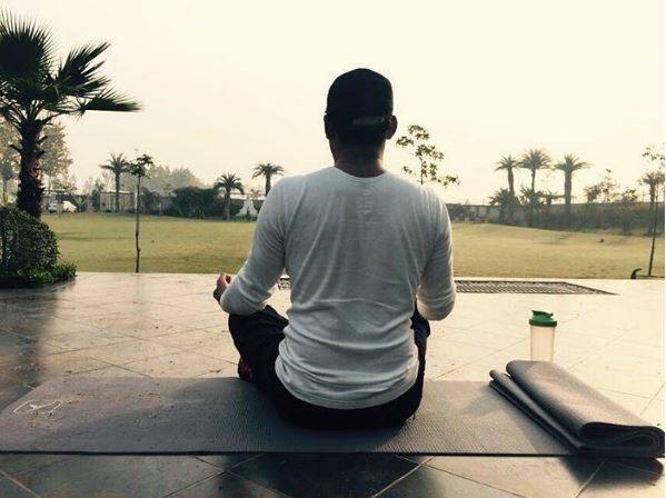 ਕਪਿਲ ਯੋਗਾ ਵੀ ਕਰ ਰਹੇ ਹਨ। 