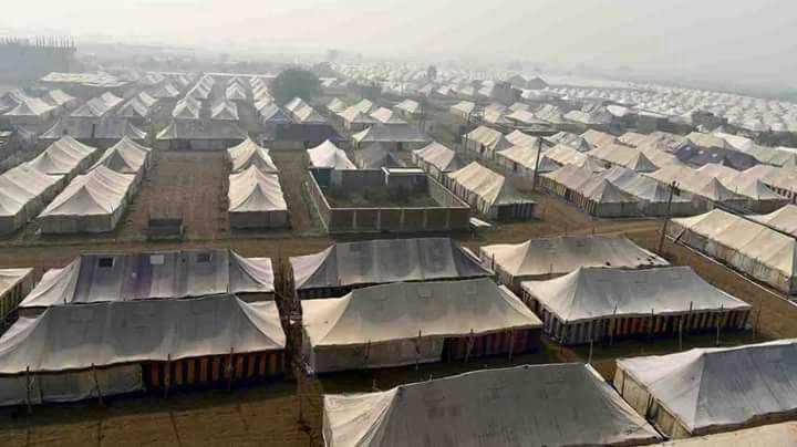 ਬਿਹਾਰ ਦੇ ਮੁੱਖ ਮੰਤਰੀ ਨਿਤੀਸ਼ ਕੁਮਾਰ ਨੇ ਅੱਜ ਇਨਾਂ ਤਿਆਰੀਆਂ ਦਾ ਜਾਇਜ਼ਾ ਲਿਆ। ਵਿਸ਼ੇਸ਼ ਟੈਂਟਾਂ ਵਾਲੇ ਪਿੰਡਾਂ ਦੀ ਹਰ ਸਹੂਲਤ ਦਾ ਨਿਰੀਖਣ ਕਰਦੇ ਹੋਏ ਮੁੱਖ ਮੰਤਰੀ ਨਿਤੀਸ਼ ਕੁਮਾਰ। ਟੈਂਟਾਂ ਵਾਲੇ ਕਮਰਿਆਂ ਵਿੱਚ ਸੰਗਤ ਲਈ ਹਰ ਸਹੂਲਤ ਦਾ ਖਾਸ ਪ੍ਰਬੰਧ ਕੀਤਾ ਗਿਆ ਹੈ।