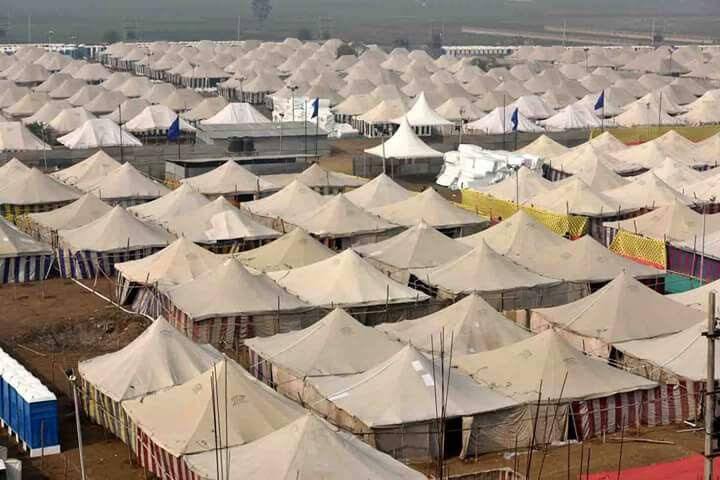 ਤਿੰਨ ਟੈਂਟਾਂ ਵਾਲੇ ਸ਼ਹਿਰਾਂ ਦਾ 60 ਫੀਸਦੀ ਤੋਂ ਵੱਧ ਹਿੱਸਾ ਸੰਗਤ ਨੇ ਪਹਿਲਾਂ ਹੀ ਬੁੱਕ ਕਰ ਲਿਆ ਹੈ ਅਤੇ ਰਹਿੰਦੇ ਟੈਂਟ ਵੀ ਅਗਲੇ ਹਫਤੇ ਤੱਕ ਬੁੱਕ ਹੋ ਜਾਣਗੇ।