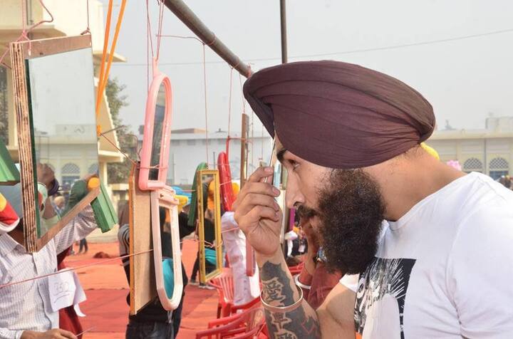 ਜੇਤੂਆਂ ਨੂੰ ਚਾਂਦੀ ਦੇ ਮੈਡਲ, ਸਰਟੀਫਿਕੇਟ, ਦਸਤਾਰਾਂ, ਸ਼ੀਲਡਾਂ ਦੇ ਕੇ ਸਨਮਾਨਿਤ ਕੀਤਾ ਗਿਆ, ਮੁਕਾਬਲੇ ਚ ਆਉਣ ਵਾਲੇ ਹਰ ਪ੍ਰਤੀ ਭਾਗੀ ਨੂੰ ਮੈਡਲ ਅਤੇ ਸਰਟੀਫਿਕੇਟ ਨਾਲ ਨਿਵਾਜਿਆ ਗਿਆ। 