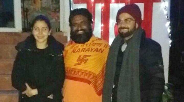 ਵਿਰਾਟ ਅਤੇ ਅਨੁਸ਼ਕਾ ਰਿਸ਼ੀਕੇਸ਼ ਤੋਂ 12km ਅੱਗੇ ਨਰੇਂਦਰਨਗਰ ਦੇ ਆਨੰਦਾ ਹੋਟਲ 'ਚ ਰੁਕੇ ਹਨ। ਸਪਾ ਅਤੇ ਮੈਡੀਟੇਸ਼ਨ ਲਈ ਮਸ਼ਹੂਰ ਇਸ ਹੋਟਲ 'ਚ ਦੋਨਾ ਦੇ ਕੁਝ ਦਿਨ ਰੁਕਣ ਦੀ ਖਬਰ ਸੀ। ਨਿਊ ਈਅਰ ਦੋਨੇ ਇਥੇ ਹੀ ਮਨਾਉਣਗੇ, ਇਸ ਬਾਰੇ ਕੋਈ ਜਾਣਕਾਰੀ ਨਹੀਂ ਮਿਲੀ ਸੀ। 