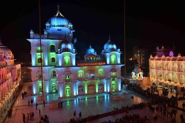 ਤਖਤ ਸ੍ਰੀ ਪਟਨਾ ਸਾਹਿਬ ਵਿਖੇ ਸ੍ਰੀ ਗੁਰੂ ਗੋਬਿੰਦ ਸਿੰਘ ਜੀ ਦੇ 350 ਸਾਲਾ ਪ੍ਰਕਾਸ਼ ਪੁਰਬ ਸਮਾਗਮਾਂ ਮੌਕੇ ਖਾਸ ਲੇਜ਼ਰ ਸ਼ੋਅ ਦਾ ਪ੍ਰਬੰਧ ਕੀਤਾ ਗਿਆ ਹੈ। ਲੇਜ਼ਰ ਸ਼ੋਅ ਦੌਰਾਨ ਸਿੱਖ ਇਤਿਹਾਸ ਨੂੰ ਬਹੁਤ ਖੂਬਸੂਰਤ ਢੰਗ ਨਾਲ ਪੇਸ਼ ਕੀਤਾ ਜਾਂਦਾ ਹੈ। ਕੁਝ ਤਸਵੀਰਾਂ 