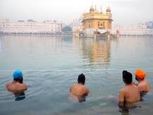 ਨਵੇਂ ਸਾਲ ਦੇ ਮੌਕੇ \'ਤੇ ਦਰਬਾਰ ਸਾਹਿਬ ਵਿਖੇ ਸੰਗਤਾਂ ਦਾ ਇਕੱਠ