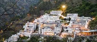  ਮਾਤਾ ਵੈਸ਼ਨੋ ਦੇਵੀ ਵਿੱਚ ਸ਼ਰਧਾਲੂ ਦੀ ਕਾਫੀ ਭੀੜ ਦੇਖਣ ਨੂੰ ਮਿਲੀ। 