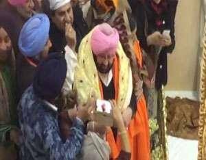  ਇਸ ਮੌਕੇ ਕੈਪਟਨ ਅਮਰਿੰਦਰ ਸਿੰਘ ਨੇ ਪੱਤਰਕਾਰਾਂ ਨਾਲ ਕਿਸੇ ਵੀ ਤਰ੍ਹਾਂ ਦੀ ਸਿਆਸੀ ਗੱਲਬਾਤ ਨਹੀਂ ਕੀਤੀ। ਉਨ੍ਹਾਂ ਆਖਿਆ ਕਿ ਉਹ ਸ਼੍ਰੀ ਗੁਰੂ ਗੋਬਿੰਦ ਸਿੰਘ ਜੀ ਮਹਾਰਾਜ ਦੇ 350ਵੇਂ ਪ੍ਰਕਾਸ਼ ਪੁਰਬ ਸਮਾਗਮ ਵਿੱਚ ਹਿੱਸਾ ਲੈਣ ਲਈ ਹਨ।