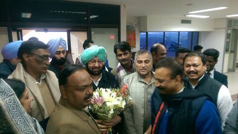 ਪਟਨਾ ਹਵਾਈ ਅੱਡੇ ਉਤੇ ਪਹੁੰਚਦੇ ਹੋਏ ਕੈਪਟਨ ਅਮਰਿੰਦਰ ਸਿੰਘ