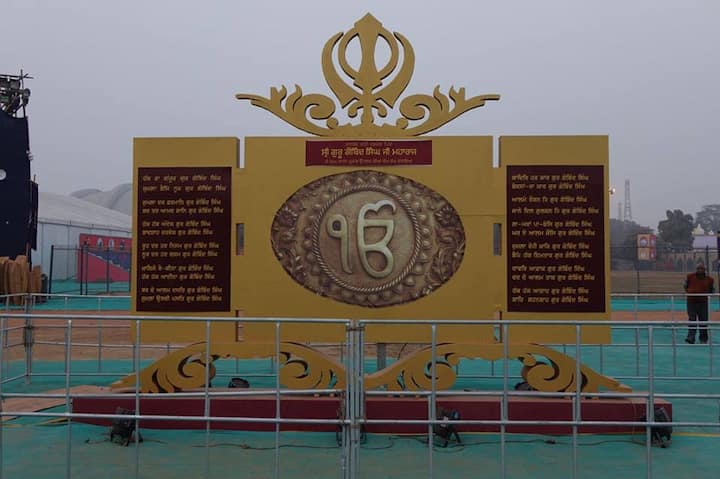  ਇਨ੍ਹਾਂ ਕਾਰੀਗਰਾਂ 'ਚ 20 ਲੋਕਾਂ ਦੀ ਟੀਮ ਲੱਕੜ ਦੇ ਕੰਮ 'ਚ ਪਿਛਲੇ ਇੱਕ ਮਹੀਨੇ ਤੋਂ ਜੁਟੀ ਹੋਈ ਸੀ, ਜਦੋਂਕਿ ਉਨ੍ਹਾਂ ਦੇ ਨਾਲ 10 ਕਾਰੀਗਰ ਉਸ ਨੂੰ ਅੰਤਿਮ ਛੋਹਾਂ ਦੇ ਰਹੇ ਸਨ। ਗੁਰਦੁਆਰਾ ਸਾਹਿਬ ਦਾ ਇਹ ਆਕਾਰ 40 ਫੁੱਟ ਉੱਚਾ ਅਤੇ 30 ਫੁੱਟ ਚੌੜਾ ਹੈ।