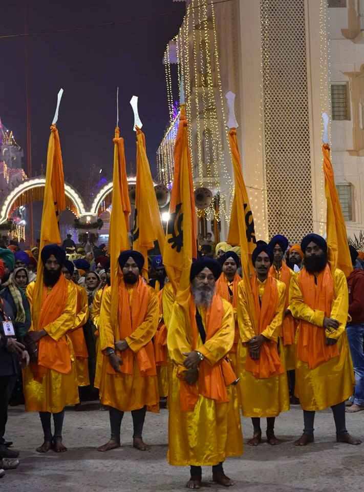 ਕਿਧਰੇ ਨਗਰ ਕੀਰਤਨ ਦੀ ਰੌਣਕ ਹੈ ਕਿਧਰੇ ਸੇਵਾ ਦਾ ਚਾਅ, ਚਾਰੇ ਪਾਸੇ ਕੇਸਰੀ ਨੀਲੀਆਂ ਪੁਸ਼ਾਕਾਂ ਦਾ ਹੜ੍ਹ ਆਇਆ ਹੋਇਆ ਹੈ। ਪਟਨਾ ਸਾਹਿਬ ਦੀਆਂ ਇਹ ਰੌਣਕਾਂ ਸ਼ਤਾਬਦੀ ਸਮਾਗਮਾਂ ਦਾ ਇਤਿਹਾਸ ਸਿਰਜ ਰਹੀਆਂ ਹਨ।