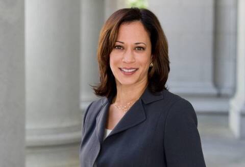 Vogue ਮੈਗਜ਼ੀਨ ਦੇ ਕਵਰ 'ਤੇ ਕਮਲਾ ਹੈਰਿਸ ਦੀ ਤਸਵੀਰ ਆਲੋਚਕਾਂ ਨੂੰ ਨਹੀਂ ਆਈ ਪਸੰਦ, ਕਹਿ ਰਹੇ ਅਜਿਹੀਆਂ ਗੱਲਾਂ Vogue ਮੈਗਜ਼ੀਨ ਦੇ ਕਵਰ 'ਤੇ ਕਮਲਾ ਹੈਰਿਸ ਦੀ ਤਸਵੀਰ ਆਲੋਚਕਾਂ ਨੂੰ ਨਹੀਂ ਆਈ ਪਸੰਦ, ਕਹਿ ਰਹੇ ਅਜਿਹੀਆਂ ਗੱਲਾਂ