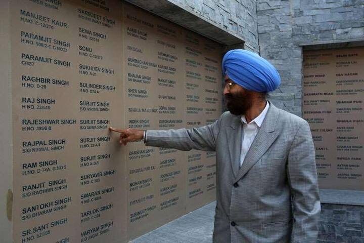  ਯਾਦਗਾਰ 'ਸੱਚ ਦੀ ਕੰਧ' ਵਿਖੇ ਅਖੰਡ ਪਾਠ ਸਾਹਿਬ ਪ੍ਰਕਾਸ਼ ਕੀਤੇ ਗਏ ਜਿਨ੍ਹਾਂ ਦੇ ਅੱਜ ਭੋਗ ਪਾਏ ਜਾਣਗੇ। ਇਹ ਯਾਦਗਾਰ ਦਿੱਲੀ ਸਿੱਖ ਗੁਰਦੁਆਰਾ ਪ੍ਰਬੰਧਕ ਕਮੇਟੀ ਵੱਲੋਂ ਬਣਾਈ ਗਈ ਹੈ।