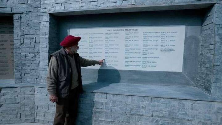 ਕੰਧਾਂ ਤੇ ਸਿੱਖ ਕਤਲੇਆਮ ਦੌਰਾਨ ਮਾਰੇ ਗਏ ਲਗਭਗ ਤਿੰਨ ਹਜ਼ਾਰ ਸਿੱਖਾਂ ਅਤੇ ਸਿੱਖਾਂ ਨੂੰ ਬਚਾਉਣ ਦੌਰਾਨ ਆਪਣੀ ਜਾਨਾਂ ਗਵਾਉਣ ਵਾਲੇ 2 ਹਿੰਦੂ ਅਤੇ ਇੱਕ ਮੁਸਲਿਮ ਮਹਿਲਾ ਦਾ ਨਾਮ ਵੀ ਉਕੇਰਿਆ ਗਿਆ ਹੈ।