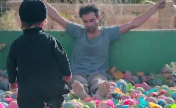 ਆਈ ਐਸ ਇਸਵੀਡੀਓ ਰਾਹੀਂ ਅਸਲ ਵਿੱਚ ਆਪਣਾ ਵਜੂਦ ਬਚਾਉਣਾ ਚਾਹੁੰਦਾ ਹੈ। 