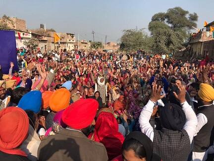ਹਰਸਿਮਰਤ ਕੌਰ ਬਾਦਲ ਦੀ ਨੁੱਕੜ ਮੀਟਿੰਗ ਦੀ ਤਸਵੀਰ।