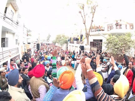 ਵੇਖੋ ਹਰਸਿਮਰਤ ਕੌਰ ਬਾਦਲ ਦਾ ਪ੍ਰਚਾਰ ਦਾ ਢੰਗ