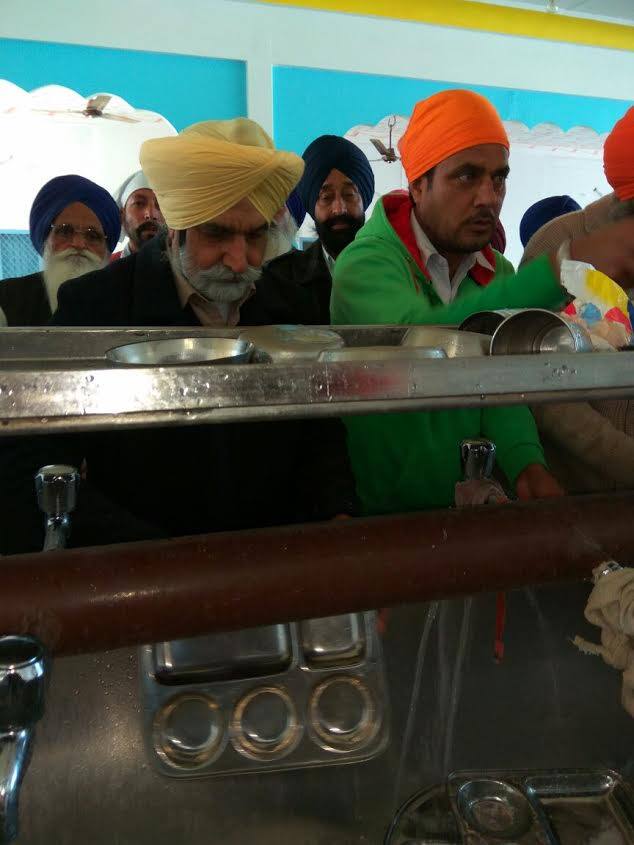 ਅਖੌਤੀ ਅਰਦਾਸ ਮਾਮਲੇ ਵਿੱਚ ਸ੍ਰੀ ਅਕਾਲ ਤਖਤ ਸਾਹਿਬ ਵੱਲੋਂ ਤਨਖਾਹੀਆ ਕਰਾਰ ਦਿੱਤੇ ਜਾਣ ਤੋਂ ਬਾਅਦ ਅਕਾਲੀ ਆਗੂ ਸਿਕੰਦਰ ਸਿੰਘ ਮਲੂਕਾ ਆਪਣੀ ਚਾਰ ਦਿਨਾਂ ਧਾਰਮਿਕ ਸਜ਼ਾ ਪੂਰੀ ਕਰਨ ਲਈ ਮੰਗਲਵਾਰ ਨੂੰ ਤਖਤ ਸ੍ਰੀ ਦਮਦਮਾ ਸਾਹਿਬ ਵਿਖੇ ਸਜ਼ਾ ਪੂਰੀ ਕਰਨ ਲਈ ਪਹੁੰਚਿਆ।