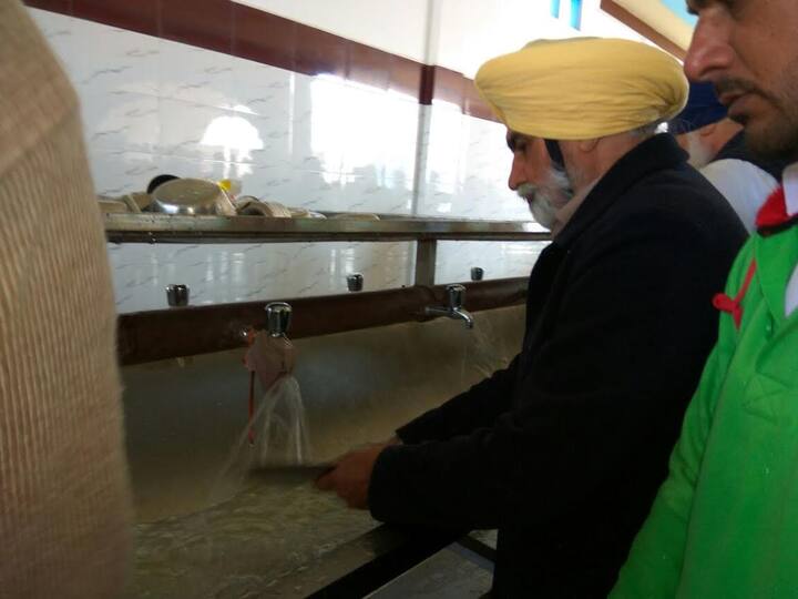 ਹਾਲਾਂਕਿ ਪੁਲਿਸ ਦੀ ਮੁਸਤੈਦੀ ਕਾਰਨ ਕੋਈ ਵੱਡਾ ਟਕਰਾਅ ਹੋਣ ਤੋਂ ਬਚਾਅ ਹੋ ਗਿਆ ਸੀ।