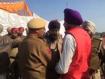 ਬਾਦਲ \'ਤੇ ਜੁੱਤੀ ਸੁੱਟਣ ਵਾਲੇ ਦੀ ਪੂਰੀ ਕਹਾਣੀ