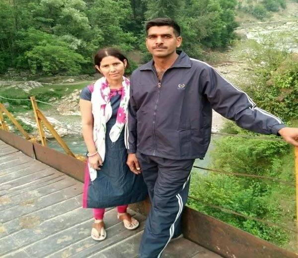 ਤੇਜ਼ ਬਹਾਦਰ ਨਾਲ ਹੋਈ ਗੱਲਬਾਤ ਦਾ ਆਡੀਓ ਜਾਰੀ ਕਰਦੇ ਹੋਏ ਜਵਾਨ ਦੀ ਪਤਨੀ ਸ਼ਰਮੀਲਾ ਦਾ ਕਹਿਣਾ ਹੈ ਕਿ ਸ਼ਿਕਾਇਤ ਵਾਪਸ ਲੈਣ ਲਈ ਉਸ ਦੀ ਪਤੀ ਉੱਤੇ ਦਬਾਅ ਪਾਇਆ ਜਾ ਰਿਹਾ ਹੈ।