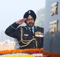 ਇੱਕ ਜਨਵਰੀ ਨੂੰ ਬੀ ਐਸ ਧਨੋਆ ਨੇ ਭਾਰਤੀ ਹਵਾਈ ਸੈਨਾ ਦੇ ਮੁਖੀ ਦਾ ਅਹੁਦਾ ਸੰਭਾਲਿਆ ਹੈ।