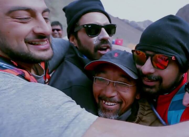 ਇਸ ਟ੍ਰੈਕ ਨੂੰ ਇੱਕ ਵੈਬ ਸੀਰੀਜ਼ ਦੇ ਰੂਪ ਵਿੱਚ ਵਿਖਾਇਆ ਜਾਏਗਾ। ਜਿਸ ਦਾ ਨਾਮ ਹੈ ਸਲੂਟ ਸੀਐਚਨ। 