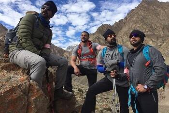 ਕਲਾਕਾਰਾਂ ਨੇ ਦੱਸਿਆ ਕਿ ਉਹ ਫੌਜੀਆਂ ਦੀ ਸਪਿਰਿਟ ਨੂੰ ਸਲੂਟ ਕਰਨਾ ਚਾਹੁੰਦੇ ਸਨ। 
