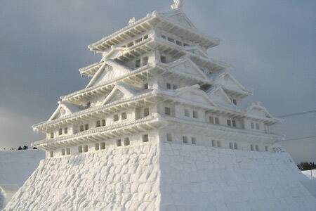 ਚੀਨ ‘ਚ ਮਨਾਇਆ ਜਾਣ ਵਾਲਾ ਇਹ ਤਿਉਹਾਰ ਪੂਰੀ ਦੁਨੀਆ ‘ਚ ਮਸ਼ਹੂਰ ਹੈ। ਇਸ ਤਿਉਹਾਰ ‘ਚ ਹੋਣ ਵਾਲਾ ਲੈਂਟਨਰ ਸ਼ੋਅ ਅਤੇ ਗਾਰਡਨ ਪਾਰਟੀ ਬਹੁਤ ਮਸ਼ਹੂਰ ਹੈ, ਜਿਸ ‘ਚ ਸ਼ਾਮਿਲ ਹੋਣ ਦੇ ਲਈ ਦੂਰ-ਦੂਰ ਤੋਂ ਲੋਕ ਆਉਂਦੇ ਹਨ।