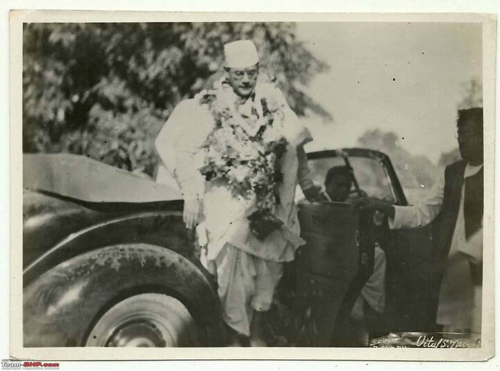 ਕਲਕੱਤਾ: ਨੇਤਾਜੀ ਸੁਭਾਸ਼ ਚੰਦਰ ਬੋਸ ਦੀ ਇਤਿਹਾਸਕ ਕਾਰ ਦੀ ਮੁਰੰਮਤ ਕੀਤੀ ਗਈ ਹੈ। ਨੇਤਾ ਜੀ ਕੋਲਕਾਤਾ ਸ਼ਹਿਰ ਵਿੱਚ ਆਪਣੀ ਪੁਸ਼ਤੈਨੀ ਰਿਹਾਇਸ਼ ਤੋਂ 1941 ਵਿੱਚ ਇਸ ਕਾਰ ਰਾਹੀਂ ਅੰਗਰੇਜ਼ਾਂ ਨੂੰ ਚਕਮਾ ਦੇ ਕੇ ਨਜ਼ਰਬੰਦੀ ਤੋਂ ਭੱਜ ਗਏ ਸਨ। ਰਾਸ਼ਟਰਪਤੀ ਪ੍ਰਣਵ ਮੁਖਰਜੀ ਅੱਜ ਉਸ ਨੂੰ ਹਰੀ ਝੰਡੀ ਦਿਖਾ ਕੇ ਰਵਾਨਾ ਕਰਨਗੇ।